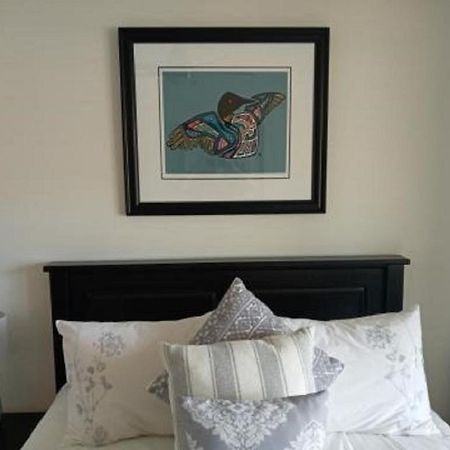 Tranquil Waterfront Condo Келоуна Экстерьер фото