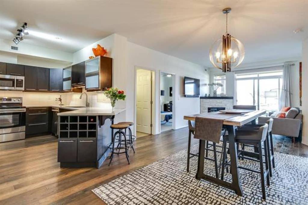 Tranquil Waterfront Condo Келоуна Экстерьер фото