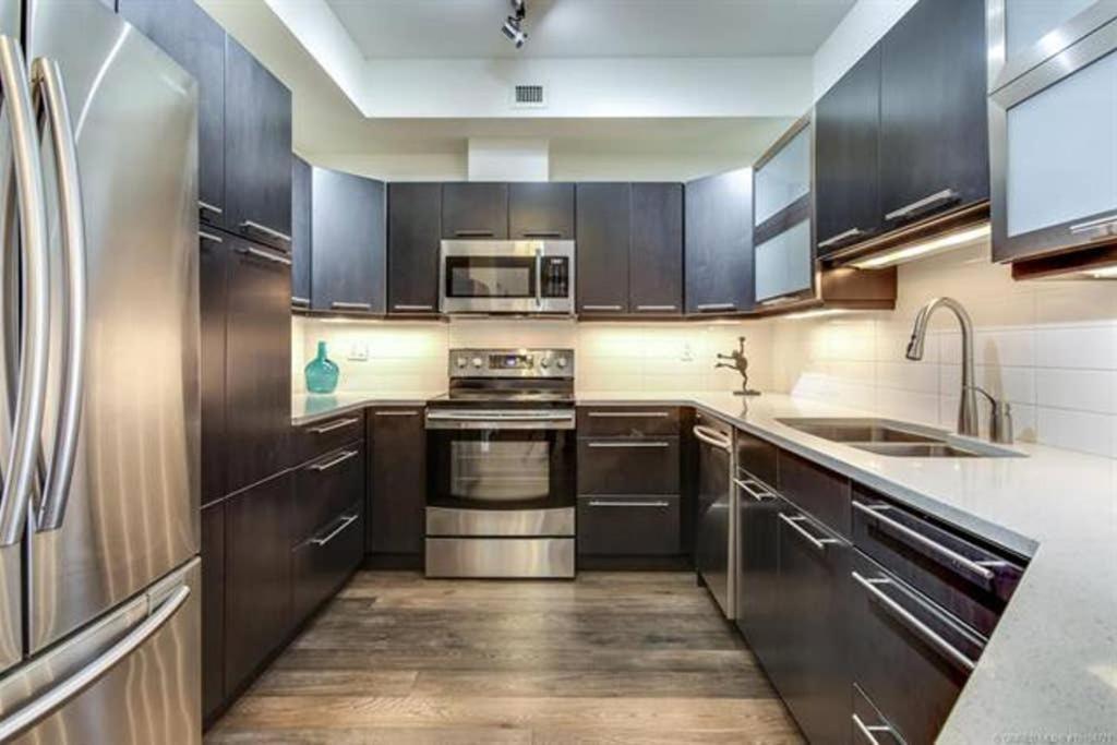 Tranquil Waterfront Condo Келоуна Экстерьер фото